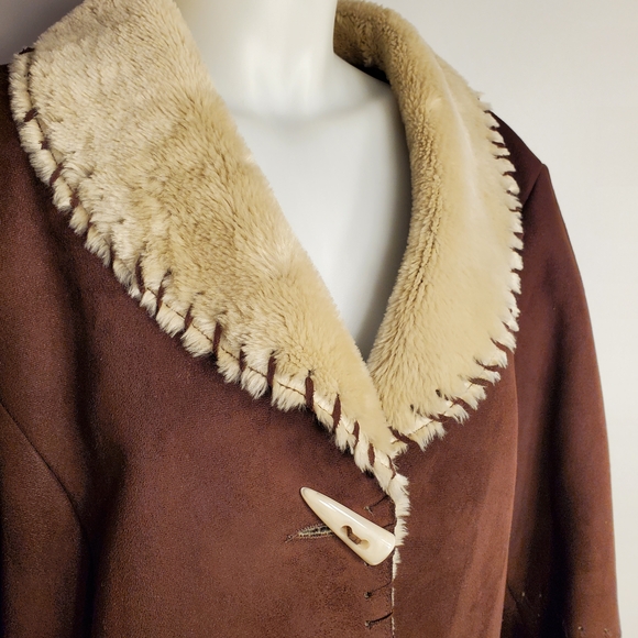Roper Brown Coat XL with Cream Shearling - Picture 3 of 13